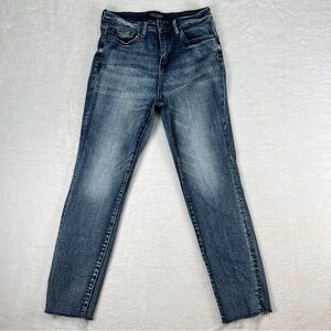 Judy Blue Jeans Womens size 7 / 28 Blue Raw Hem Relaxed Fit Medium Wash Denim